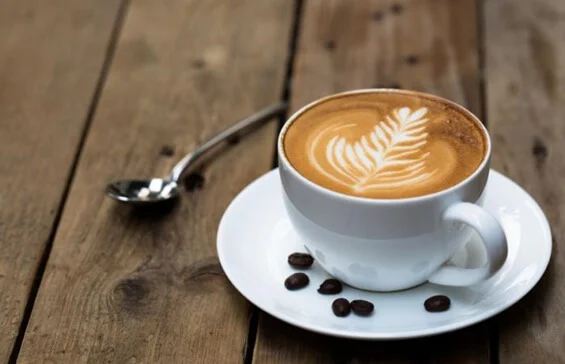 El aroma que te transporta: Disfruta de cada mañana con el café y déjate llevar por su fragancia estimulante